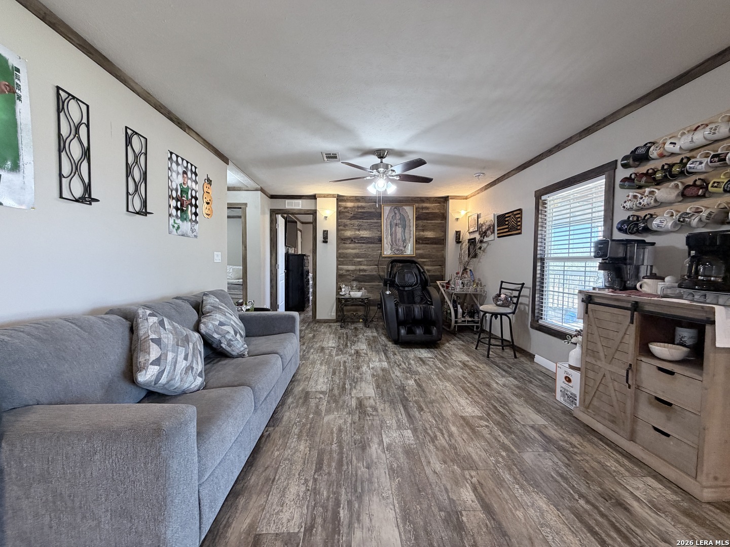 152 County Road 2667 Devine TX 78016