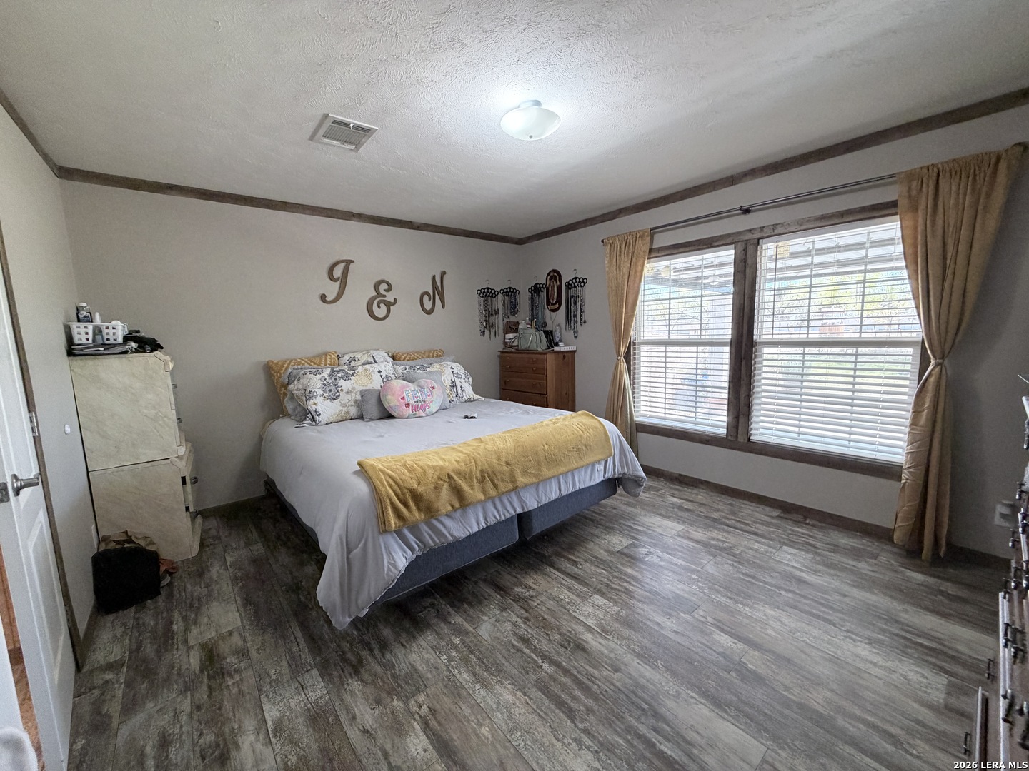 152 County Road 2667 Devine TX 78016