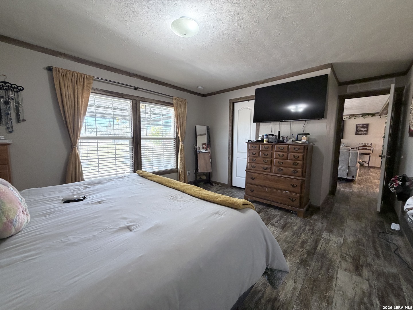152 County Road 2667 Devine TX 78016