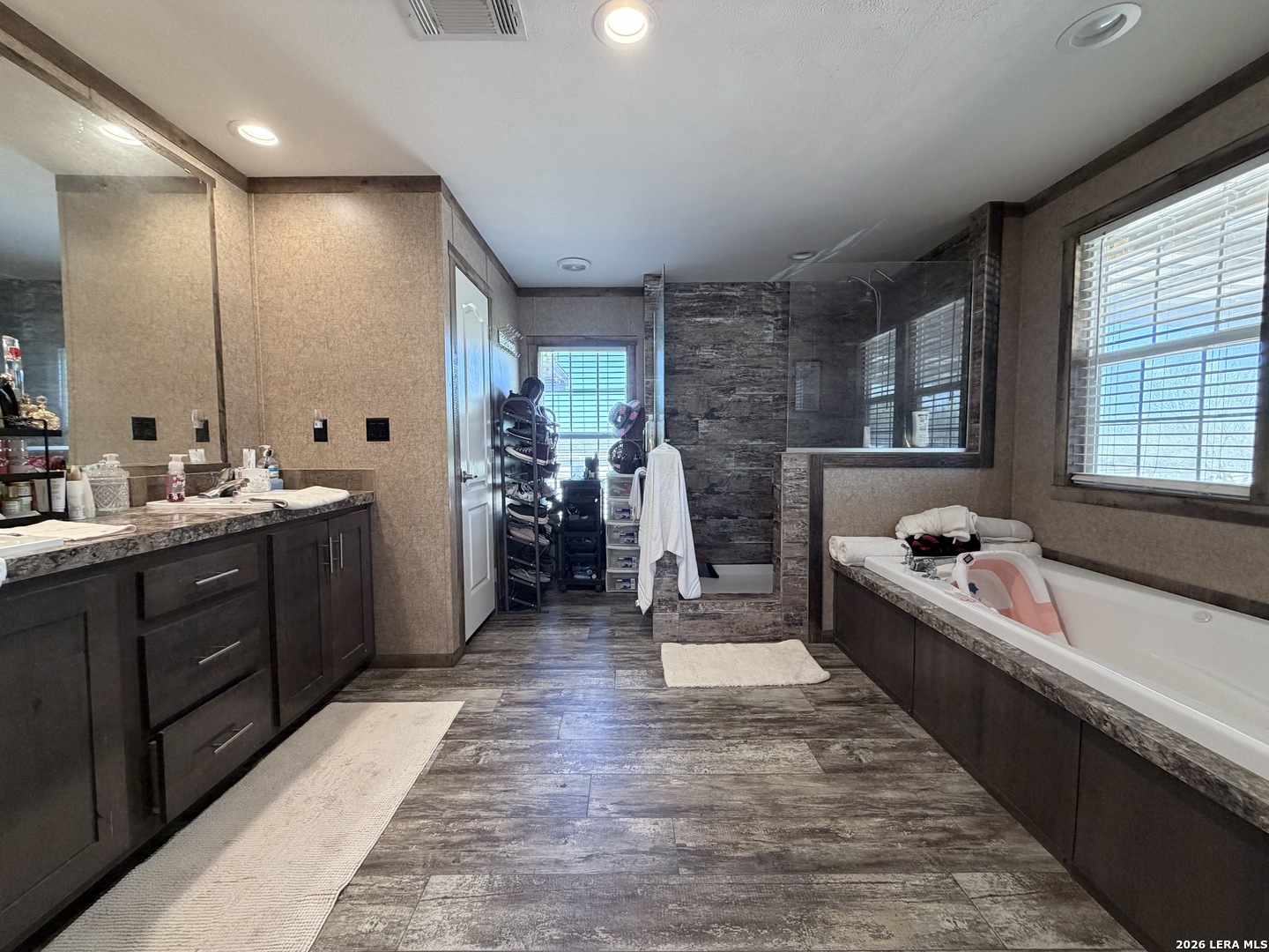 152 County Road 2667 Devine TX 78016