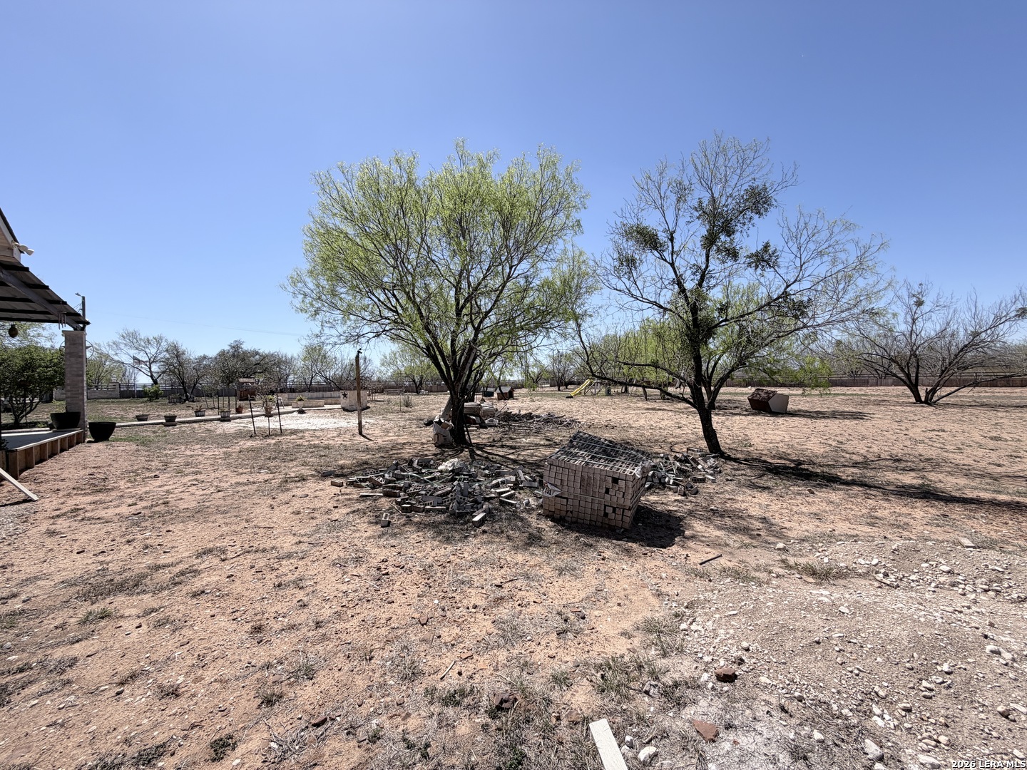 152 County Road 2667 Devine TX 78016