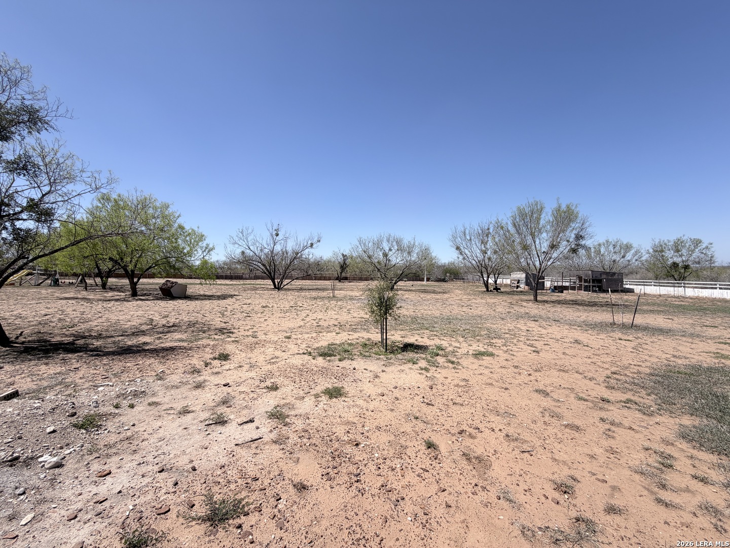 152 County Road 2667 Devine TX 78016
