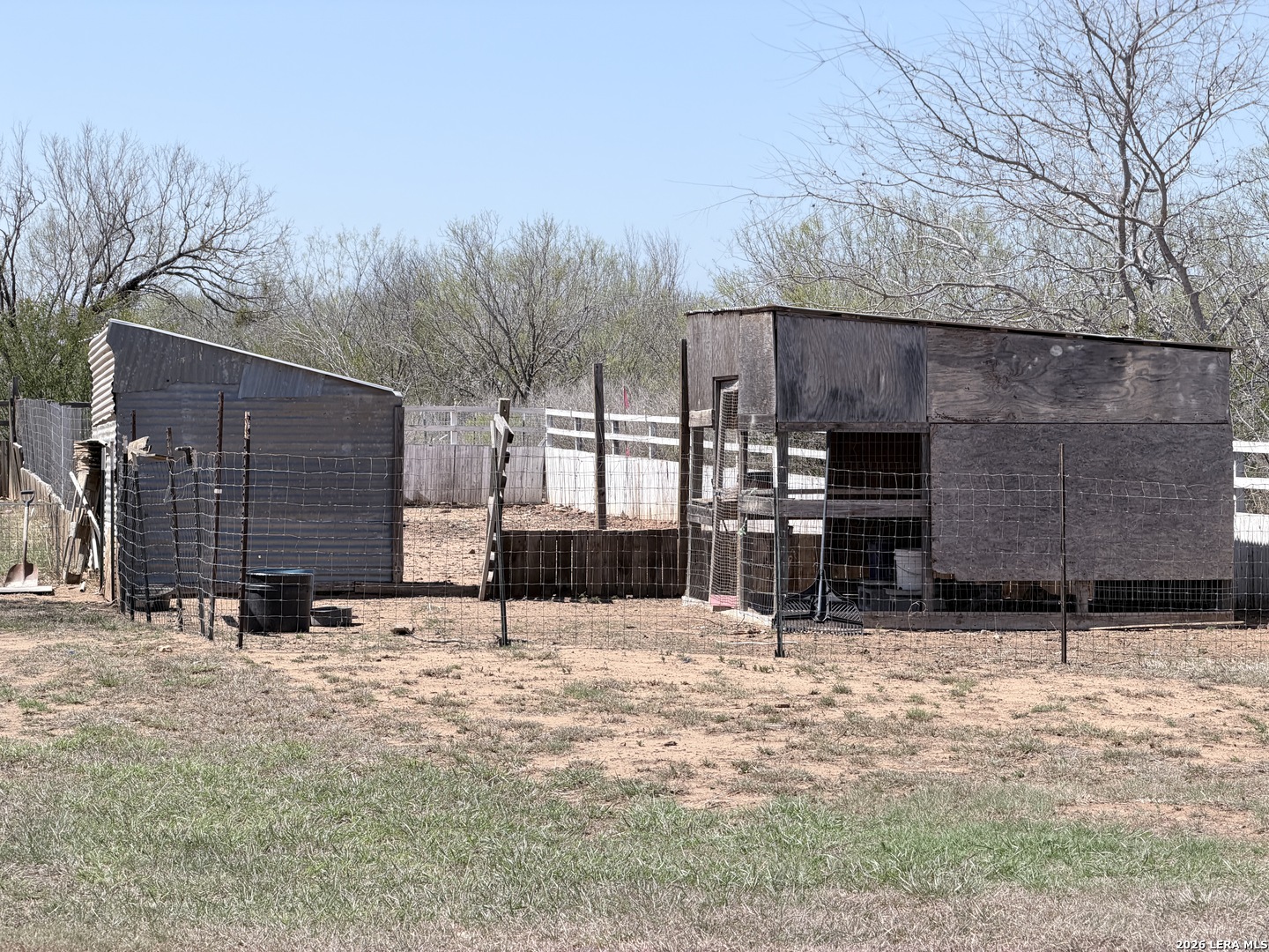 152 County Road 2667 Devine TX 78016