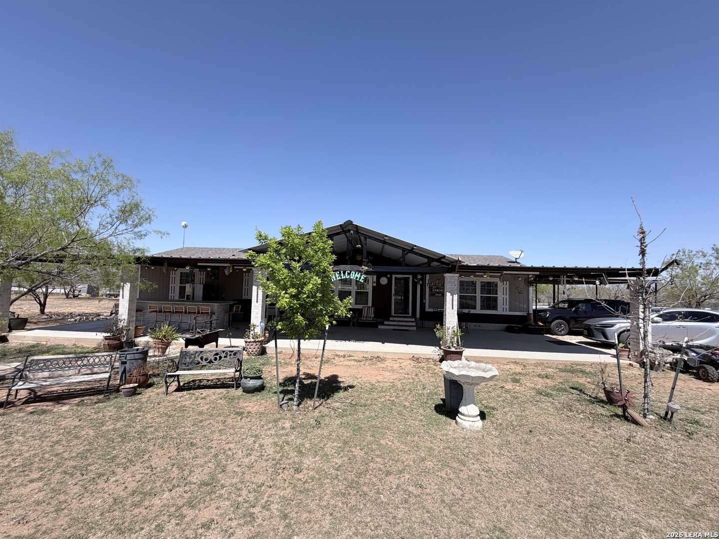 152 County Road 2667 Devine TX 78016