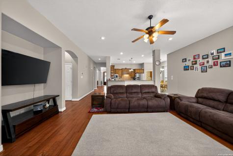 8715 Rancho De Taos Helotes TX 78023