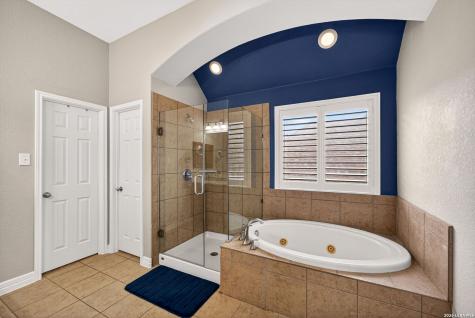 8715 Rancho De Taos Helotes TX 78023