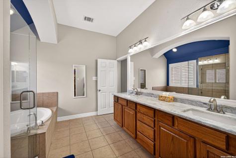 8715 Rancho De Taos Helotes TX 78023