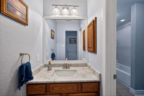 8715 Rancho De Taos Helotes TX 78023