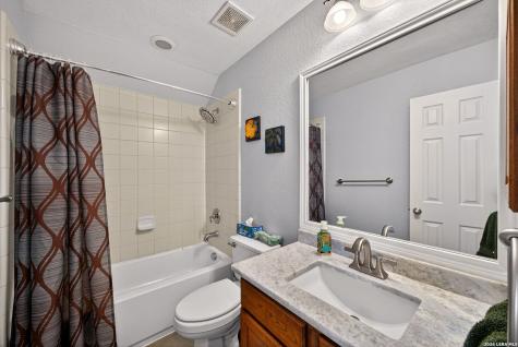 8715 Rancho De Taos Helotes TX 78023