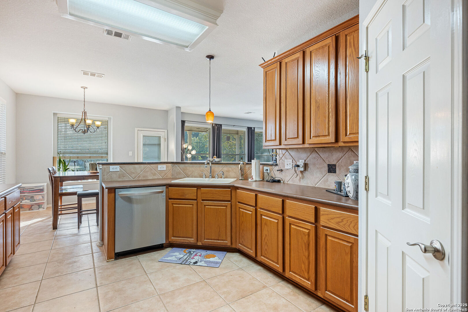 8306 Piney Wood Run San Antonio TX 78255