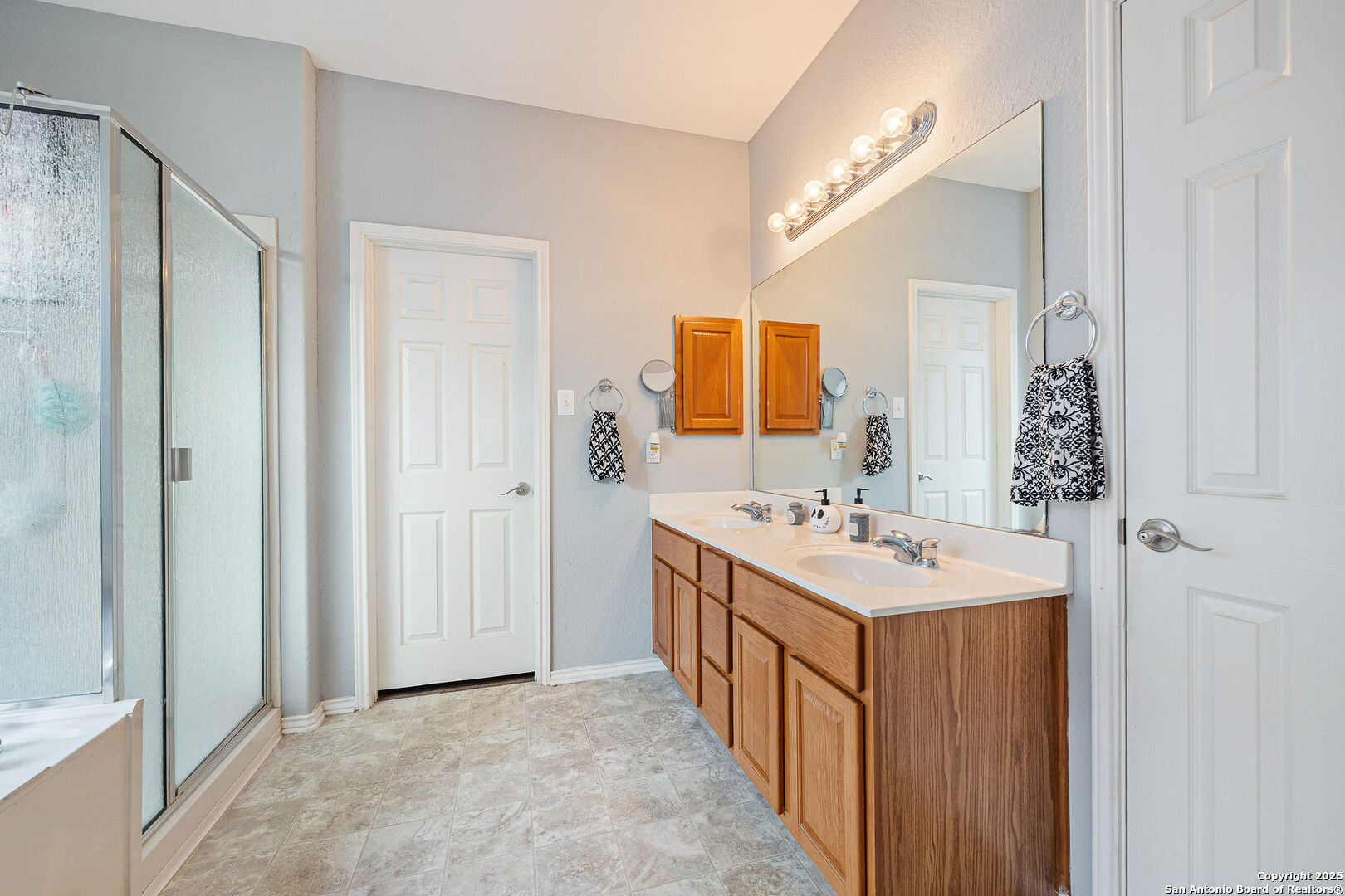 8306 Piney Wood Run San Antonio TX 78255