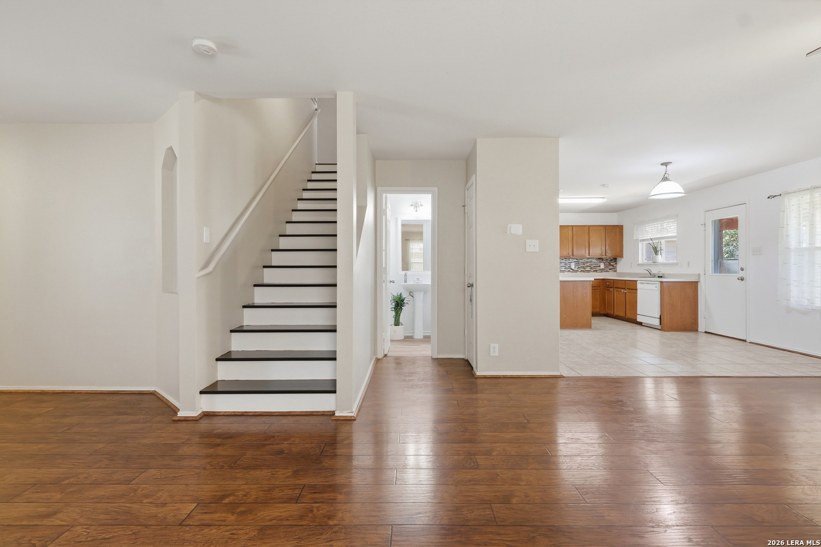24715 Magnolia Falls San Antonio TX 78261