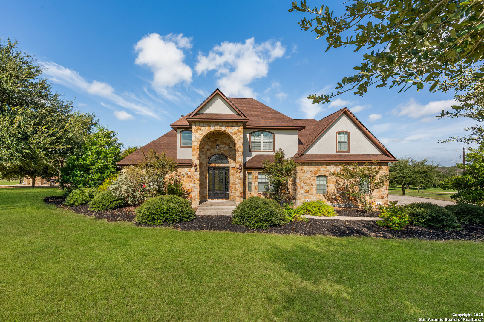 169 Abrego Lake Floresville TX 78114