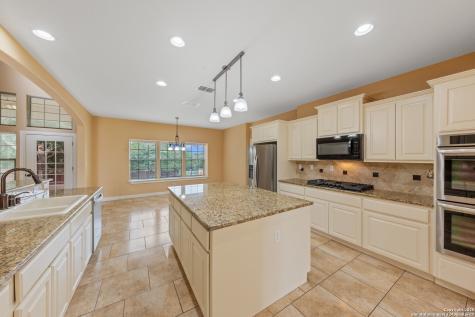 169 Abrego Lake Floresville TX 78114