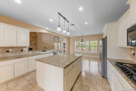169 Abrego Lake Floresville TX 78114