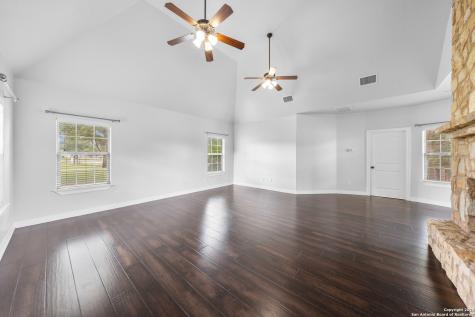 169 Abrego Lake Floresville TX 78114