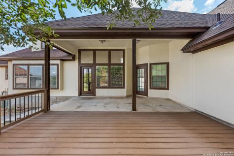 169 Abrego Lake Floresville TX 78114