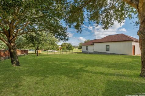 169 Abrego Lake Floresville TX 78114