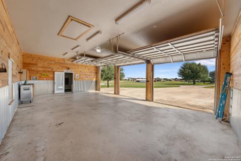 169 Abrego Lake Floresville TX 78114