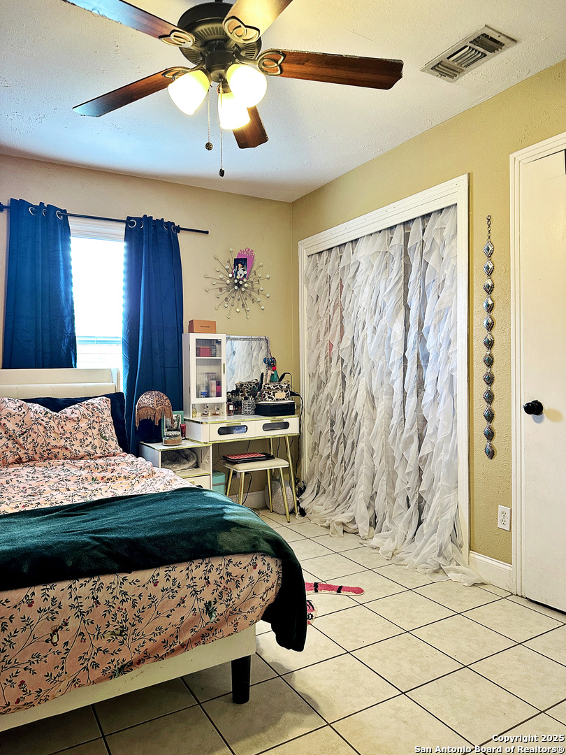 805 E Anderson Beeville TX 78102