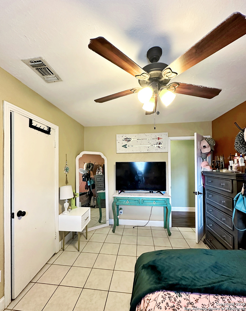 805 E Anderson Beeville TX 78102