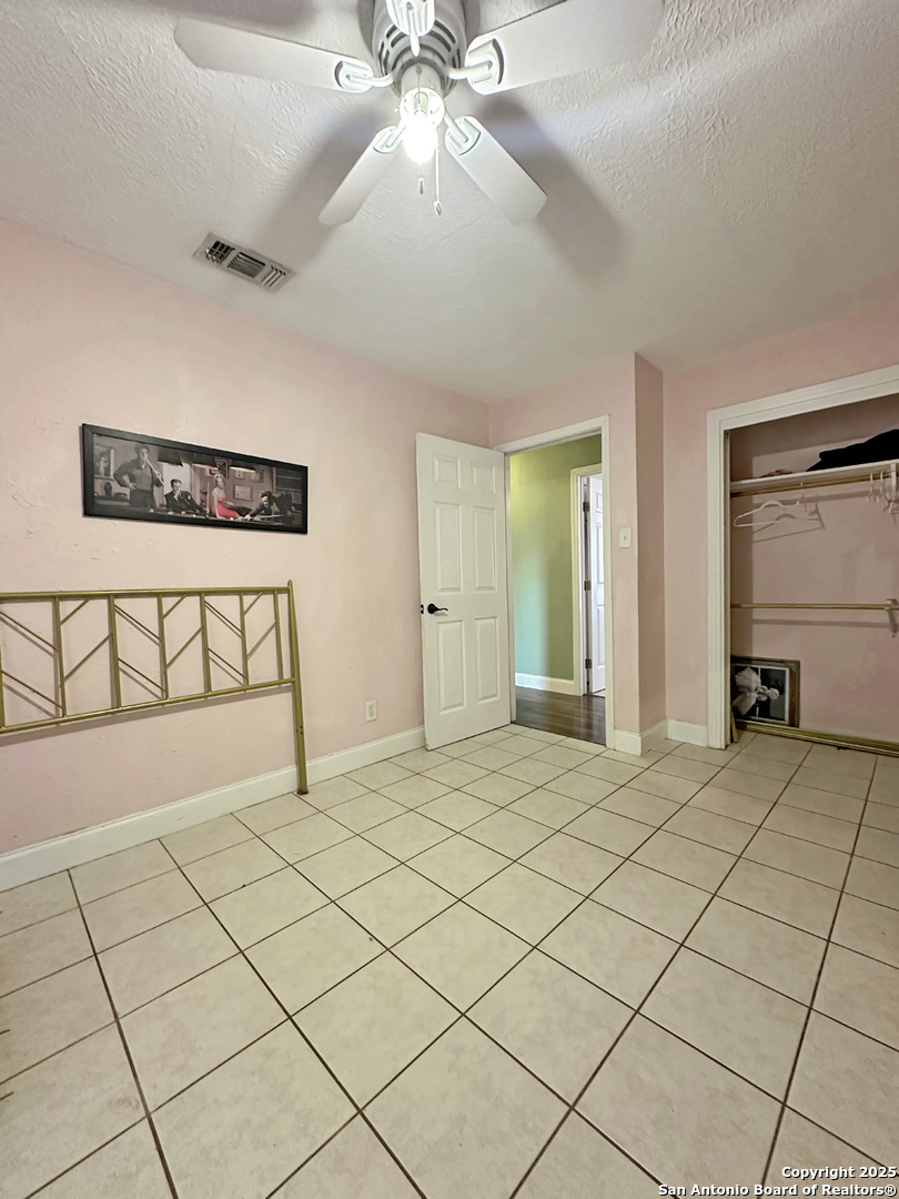 805 E Anderson Beeville TX 78102