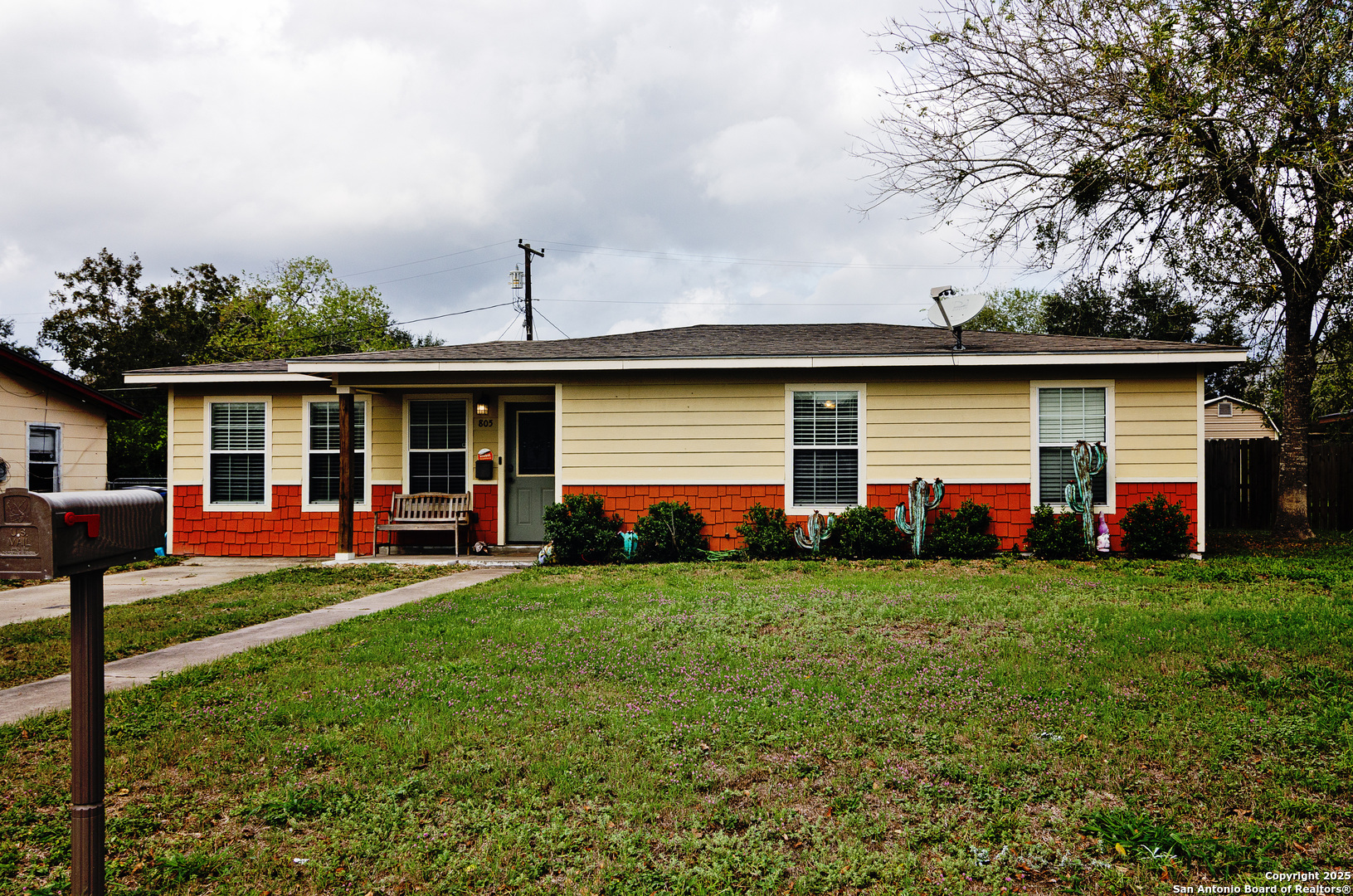 805 E Anderson Beeville TX 78102
