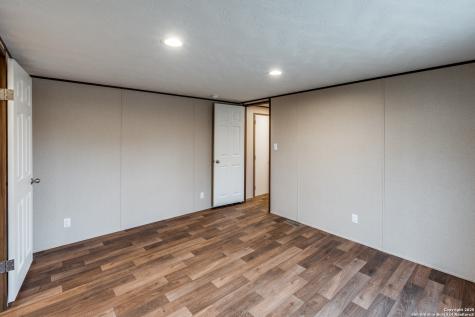 4634 Waterwood Pass Elmendorf TX 78112