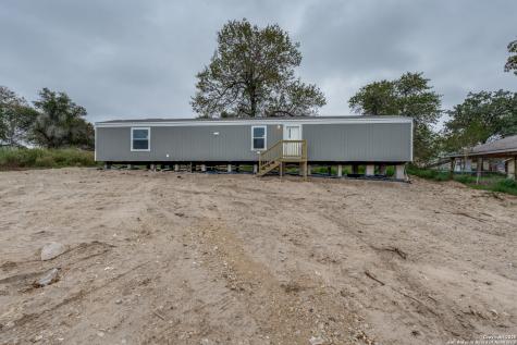 4634 Waterwood Pass Elmendorf TX 78112