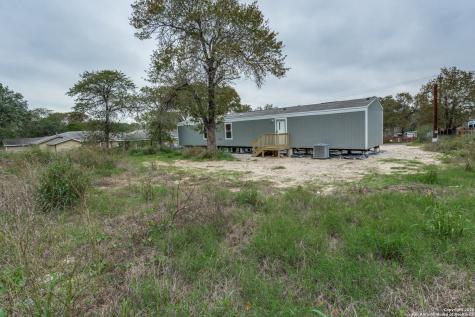 4634 Waterwood Pass Elmendorf TX 78112