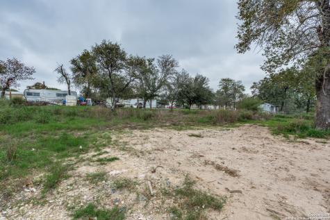 4634 Waterwood Pass Elmendorf TX 78112