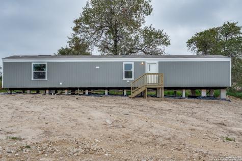 4634 Waterwood Pass Elmendorf TX 78112