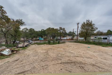 4634 Waterwood Pass Elmendorf TX 78112