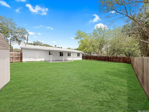 250 Flintstone Lane Universal City TX 78148