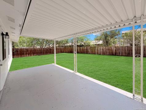 250 Flintstone Lane Universal City TX 78148