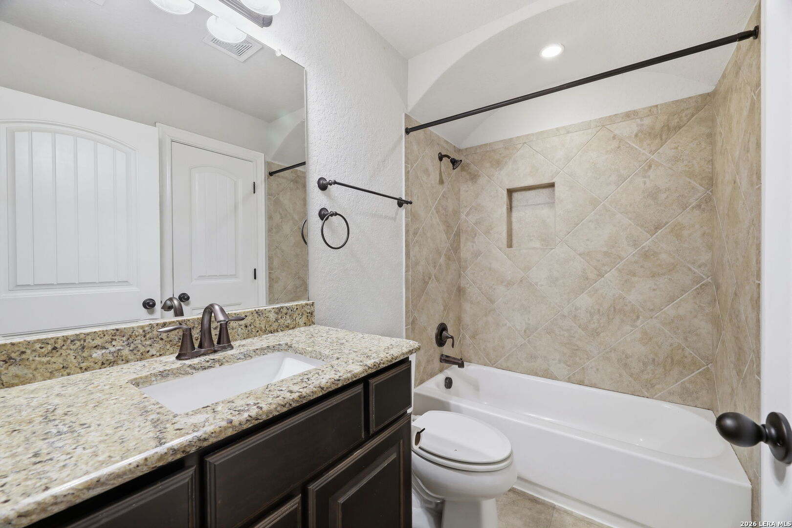 6014 Dewdrop Lane Converse TX 78109