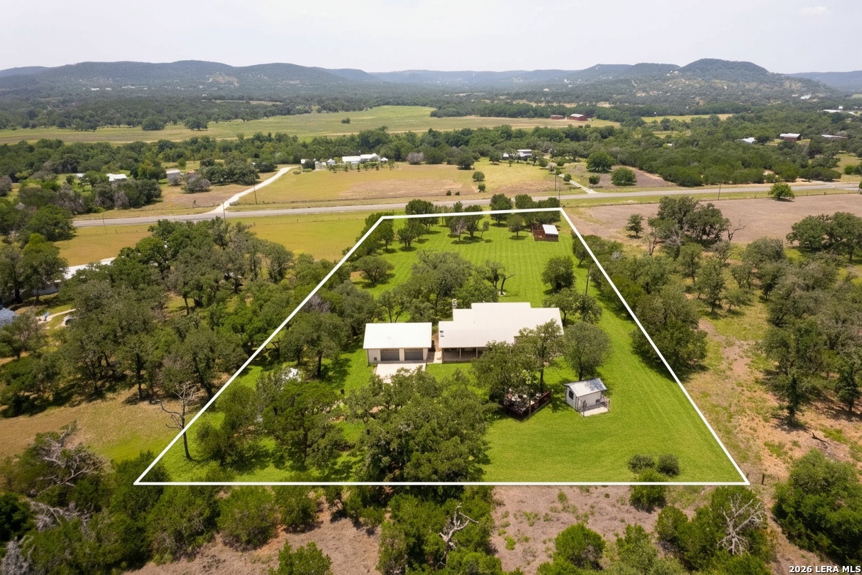 1092 Fm 337 Medina TX 78055
