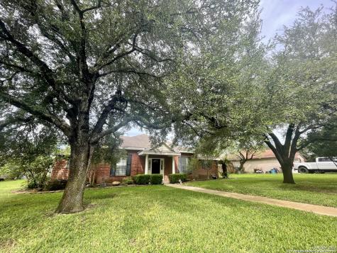 149 Weeping Willow Uvalde TX 78801