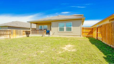 141 Bunkers Hill Road Floresville TX 78114
