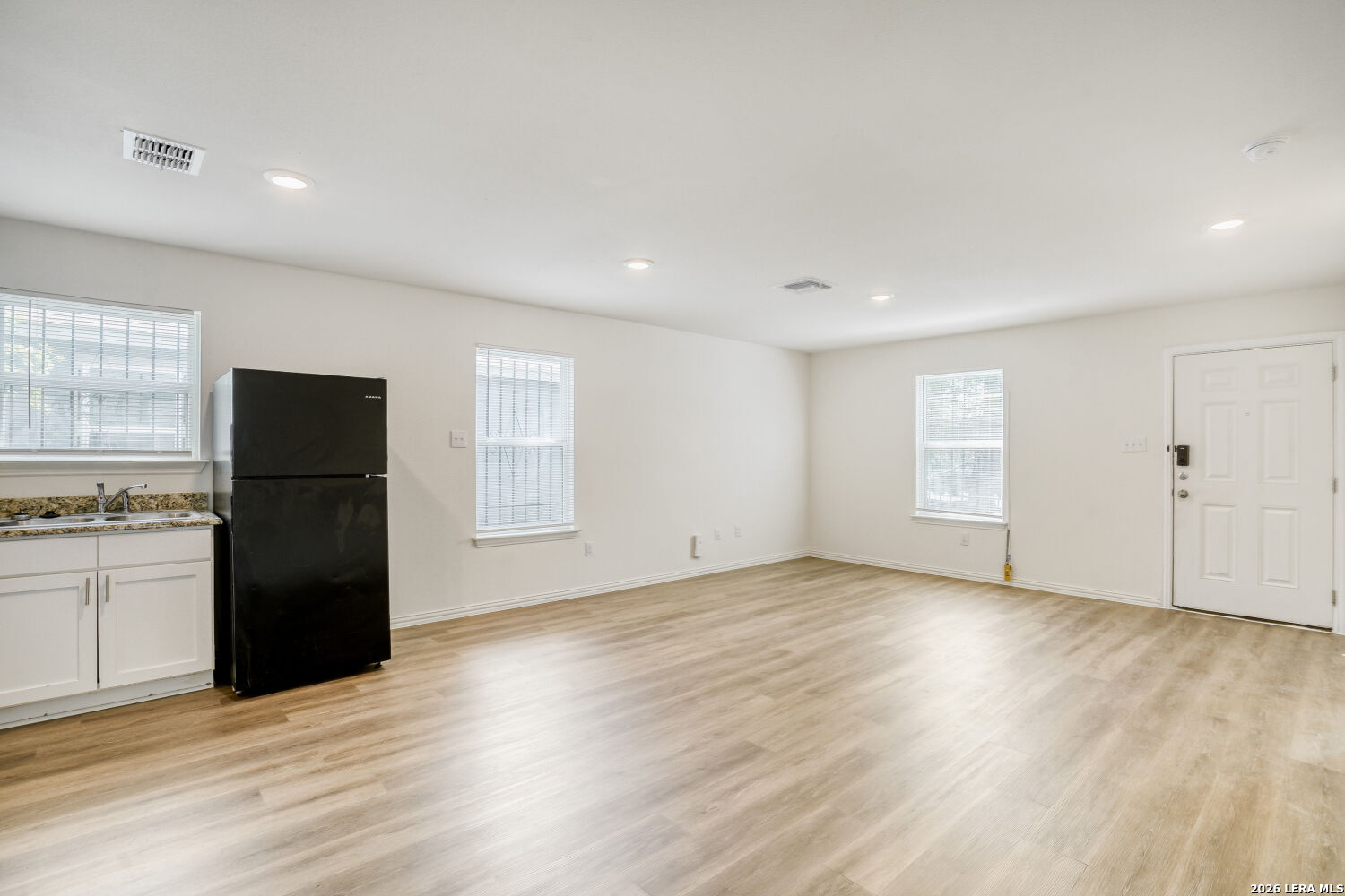 126 N San Ignacio San Antonio TX 78237