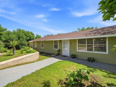 137 Michon Drive S Kerrville TX 78028
