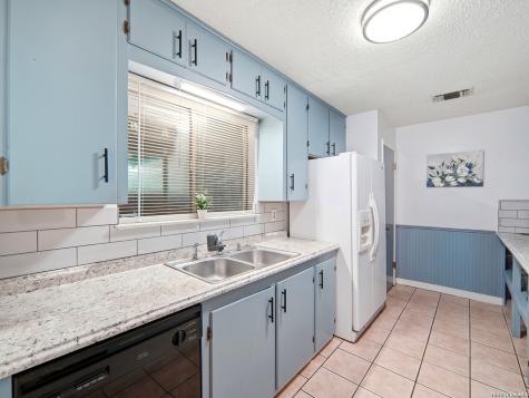 137 Michon Drive S Kerrville TX 78028