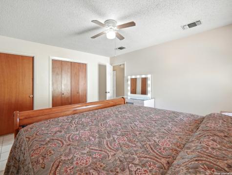 137 Michon Drive S Kerrville TX 78028