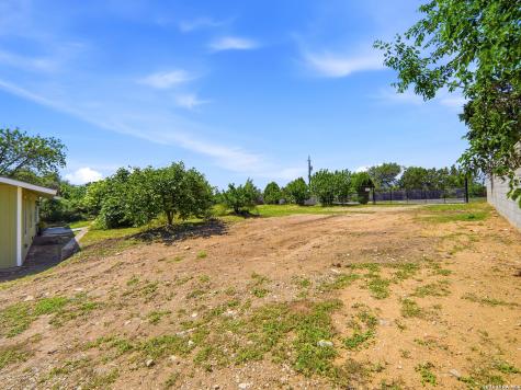 137 Michon Drive S Kerrville TX 78028