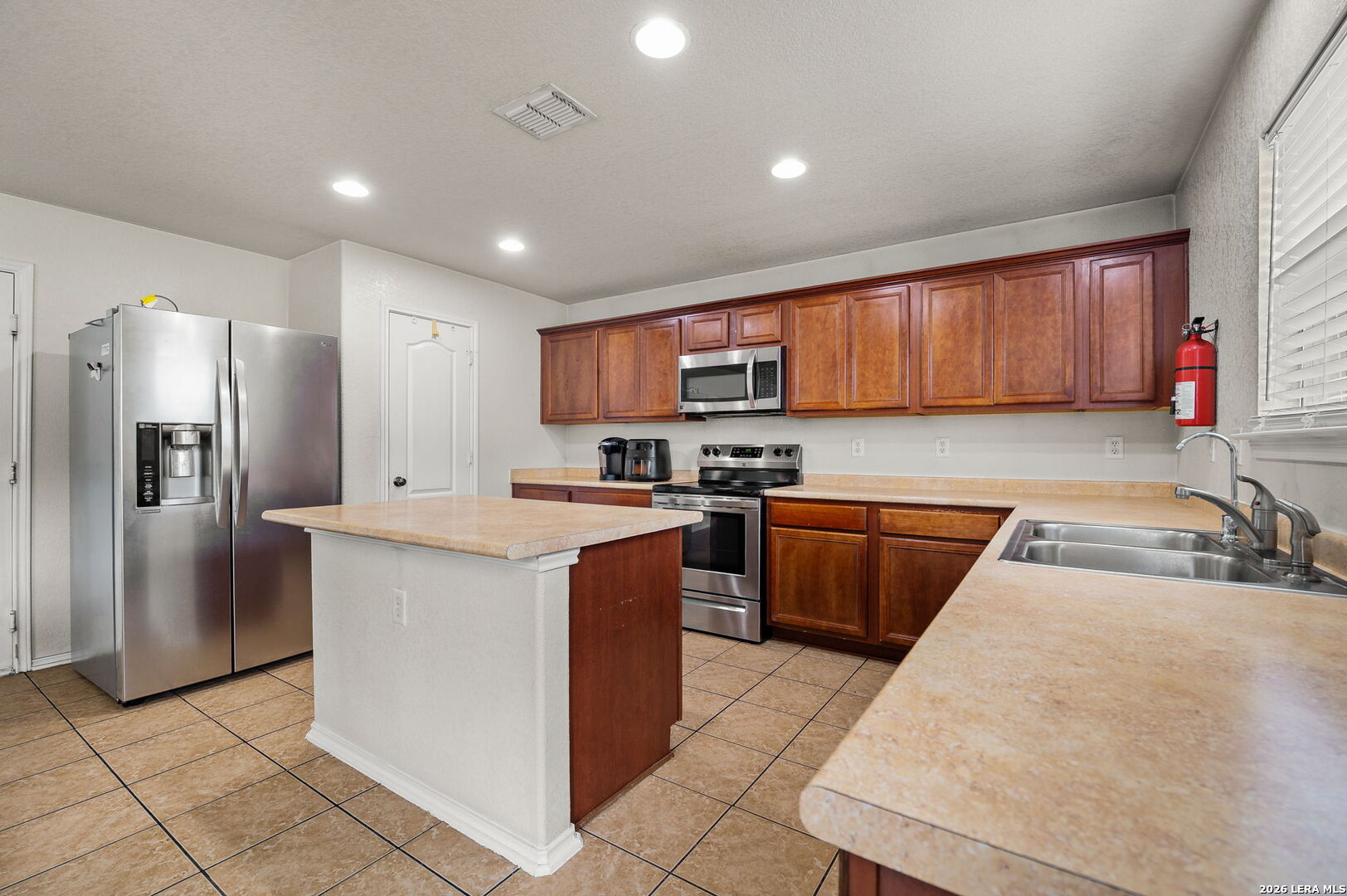 7207 Avery Live Oak TX 78233