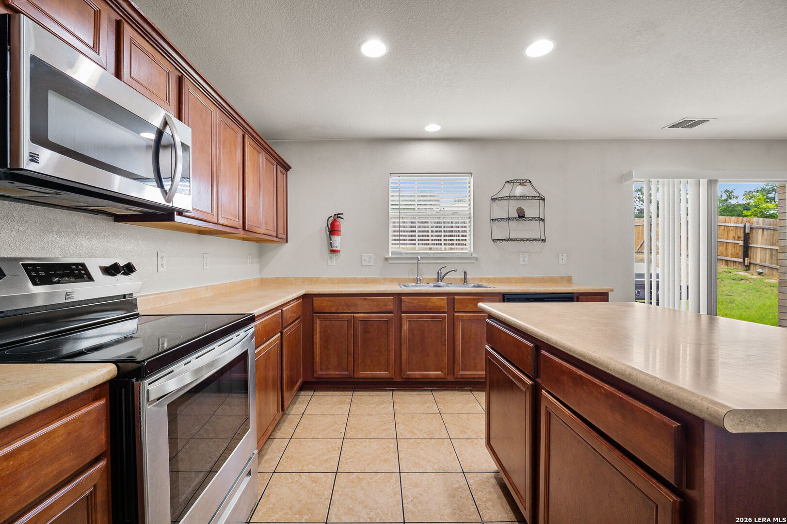 7207 Avery Live Oak TX 78233