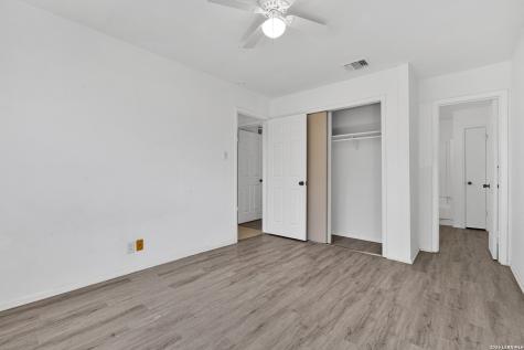 2806 Coral Field San Antonio TX 78245