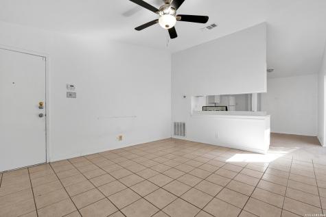 2806 Coral Field San Antonio TX 78245