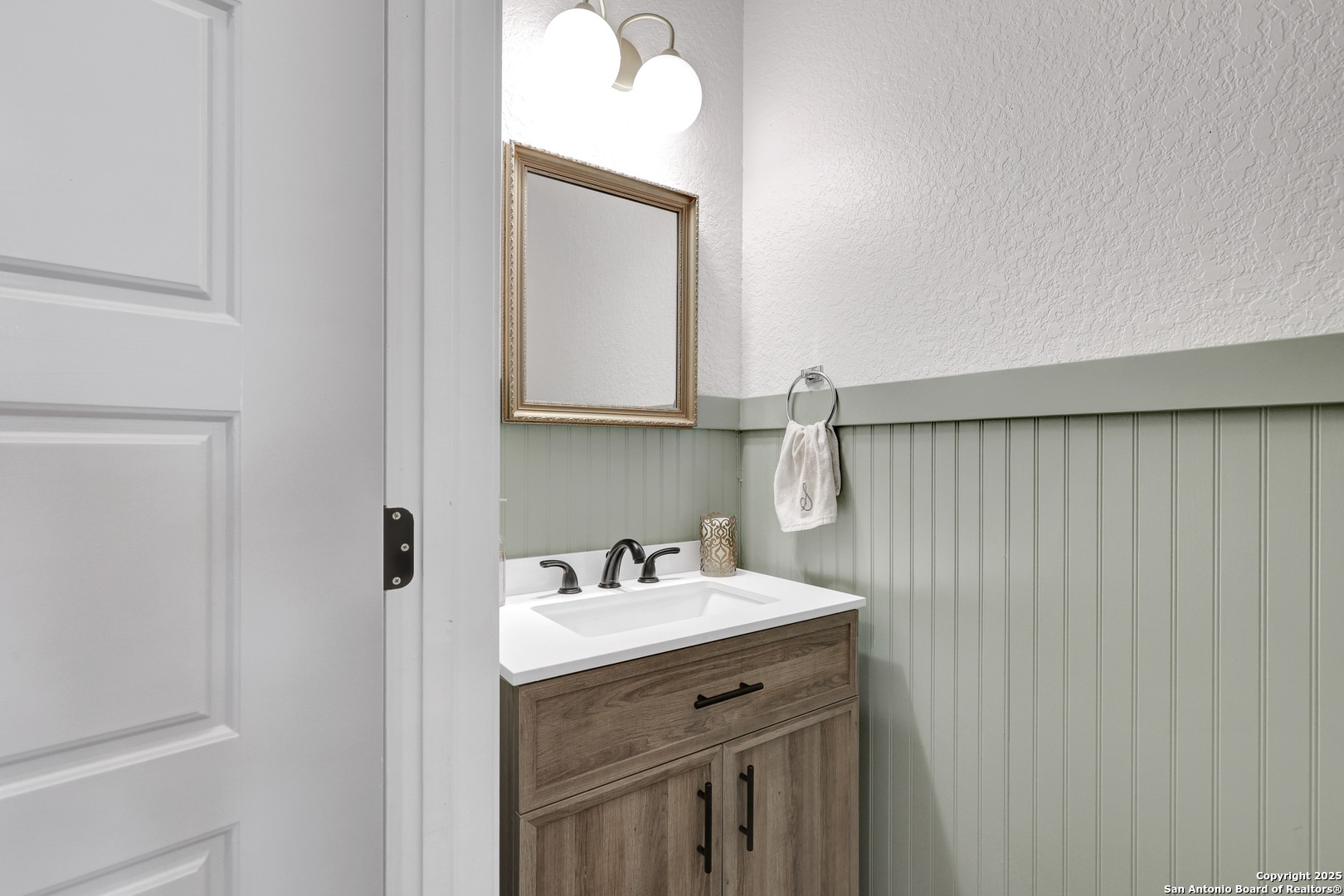 145 Bonn Boerne TX 78006