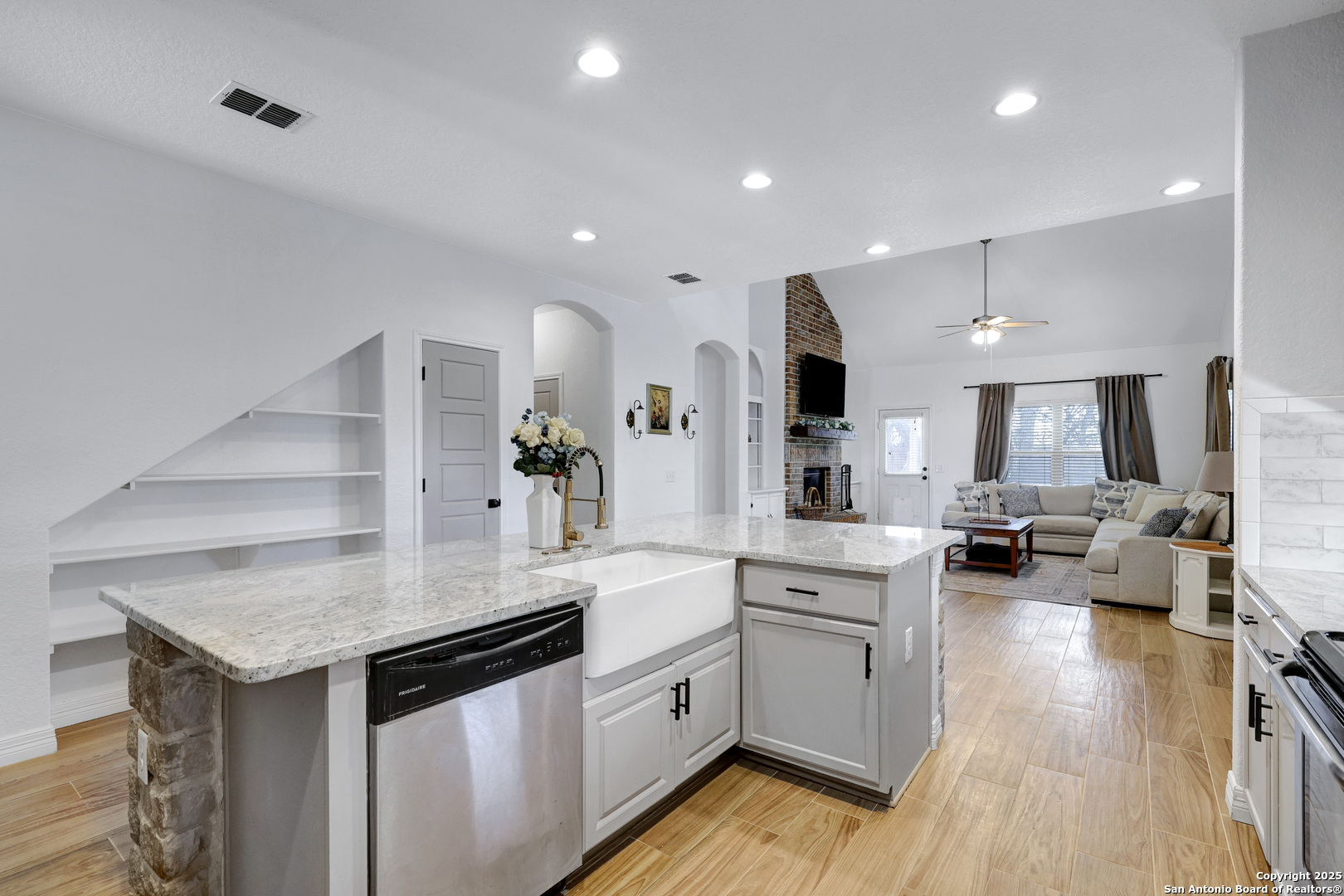 145 Bonn Boerne TX 78006